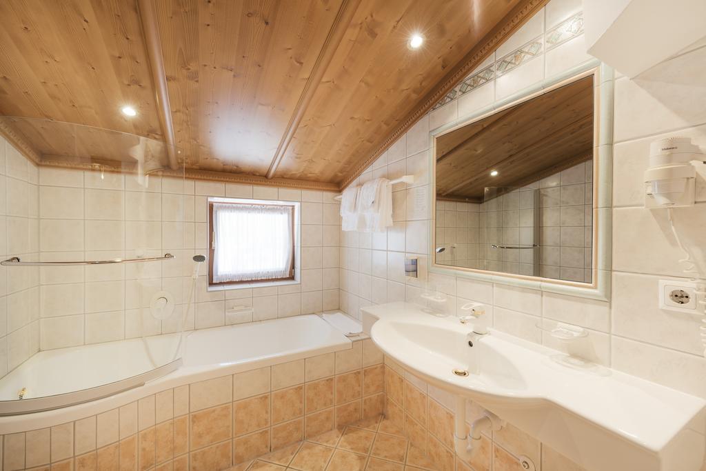 Hoferwirt Hotel 3*
